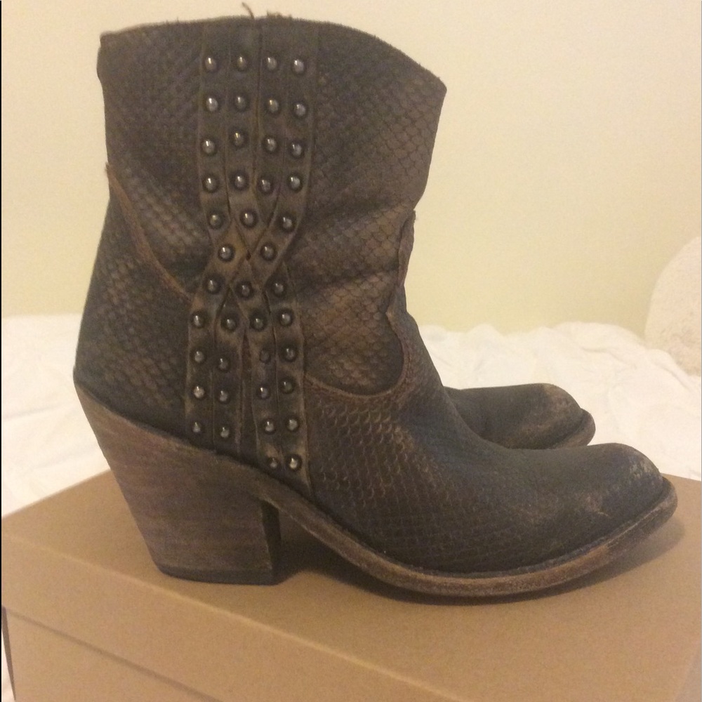 Liberty Black western style boot